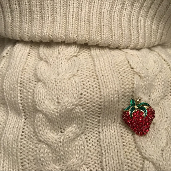 Strawberry Brooch   🌸[2/$30.00]🌸 - Picture 1 of 3